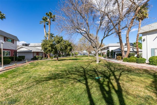 225 Greenbriar Townhouse Way, Las Vegas, NV 89121