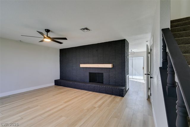 225 Greenbriar Townhouse Way, Las Vegas, NV 89121