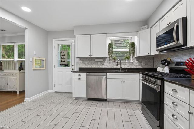 202 Old Hollow RD, Williamsburg, VA 23185