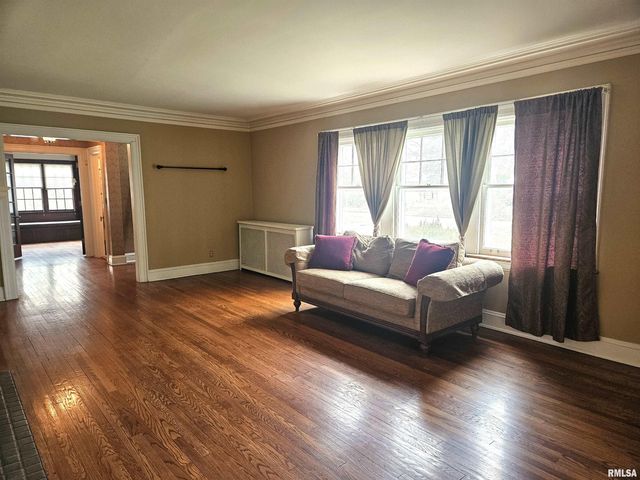 237 PARK LANE Drive, Galesburg, IL 61401