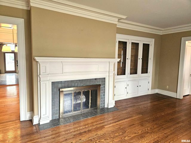 237 PARK LANE Drive, Galesburg, IL 61401