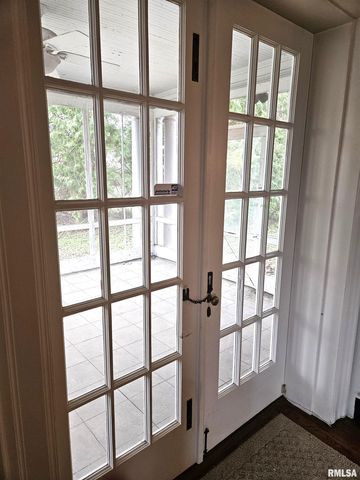 237 PARK LANE Drive, Galesburg, IL 61401