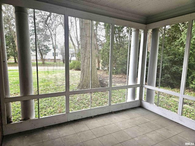 237 PARK LANE Drive, Galesburg, IL 61401