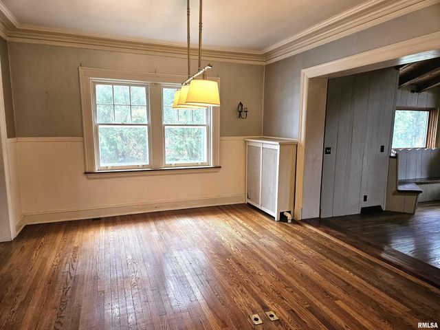 237 PARK LANE Drive, Galesburg, IL 61401