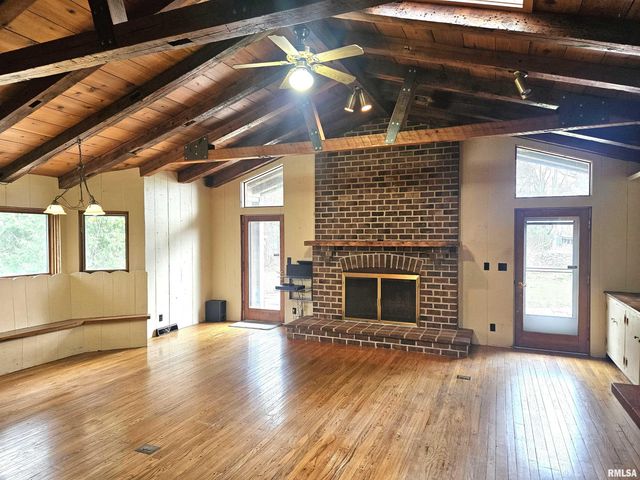 237 PARK LANE Drive, Galesburg, IL 61401