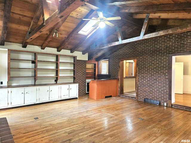 237 PARK LANE Drive, Galesburg, IL 61401