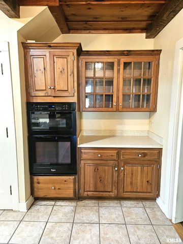 237 PARK LANE Drive, Galesburg, IL 61401