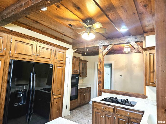 237 PARK LANE Drive, Galesburg, IL 61401