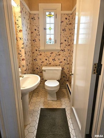 237 PARK LANE Drive, Galesburg, IL 61401