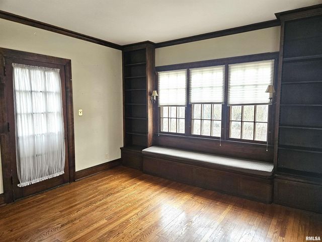 237 PARK LANE Drive, Galesburg, IL 61401