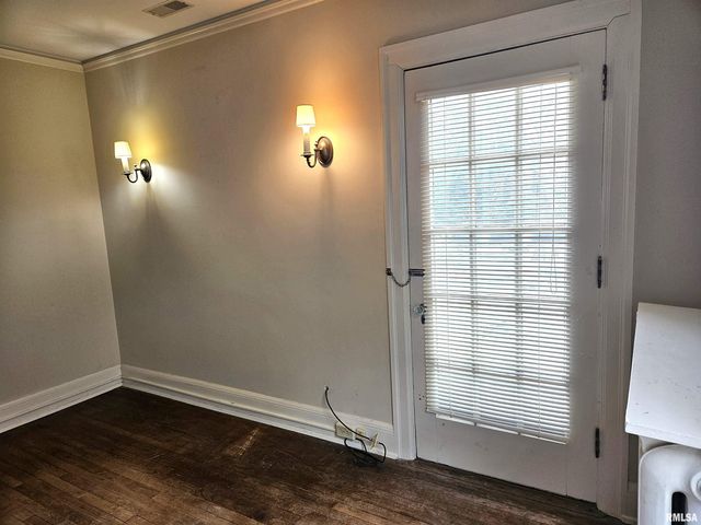 237 PARK LANE Drive, Galesburg, IL 61401