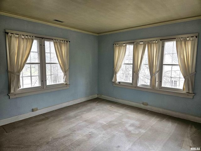 237 PARK LANE Drive, Galesburg, IL 61401