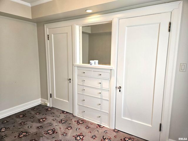 237 PARK LANE Drive, Galesburg, IL 61401