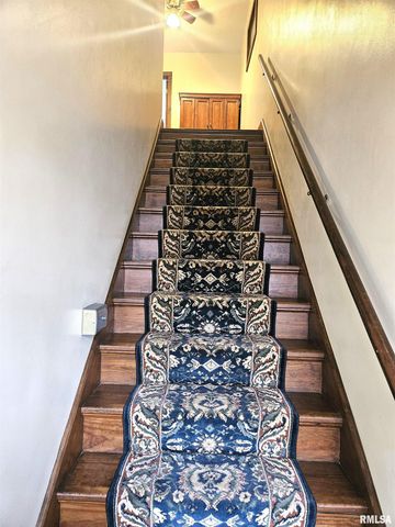 237 PARK LANE Drive, Galesburg, IL 61401