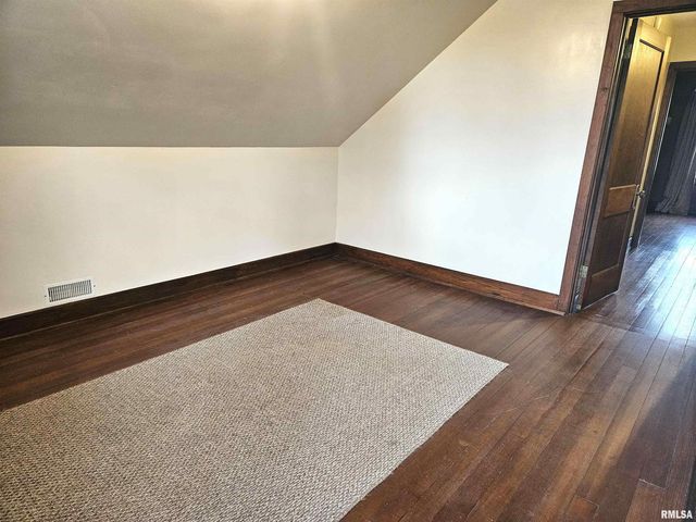 237 PARK LANE Drive, Galesburg, IL 61401