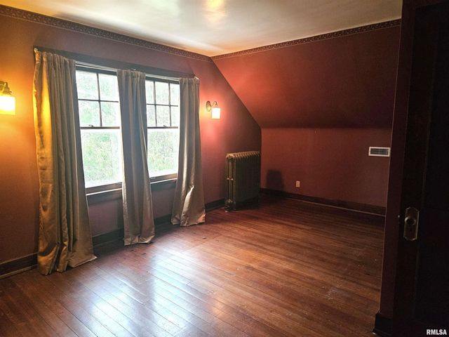 237 PARK LANE Drive, Galesburg, IL 61401