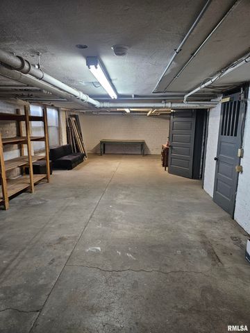 237 PARK LANE Drive, Galesburg, IL 61401