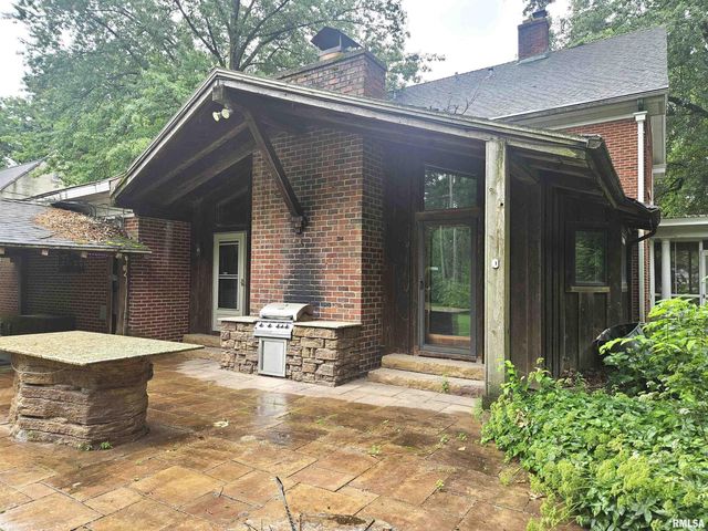 237 PARK LANE Drive, Galesburg, IL 61401