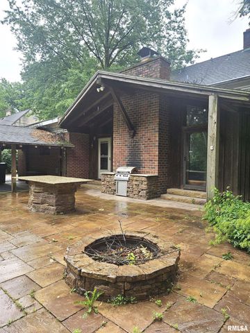 237 PARK LANE Drive, Galesburg, IL 61401