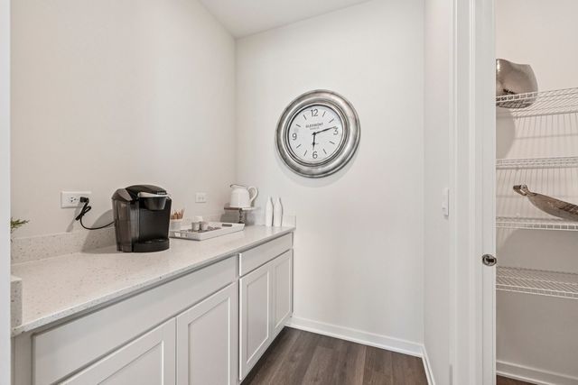 282 Snowdrop Lane, Elgin, IL 60124