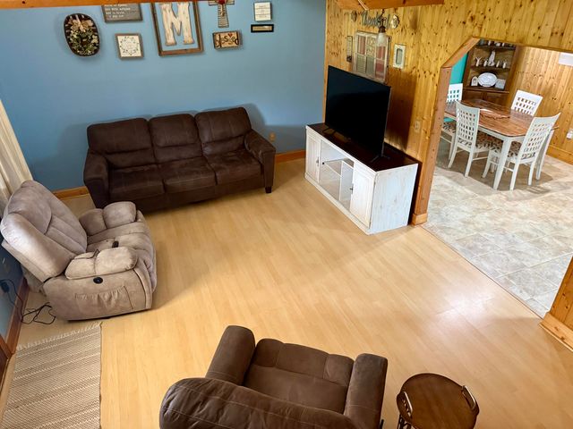 32 Ricky Lane, Russell Springs, KY 42642