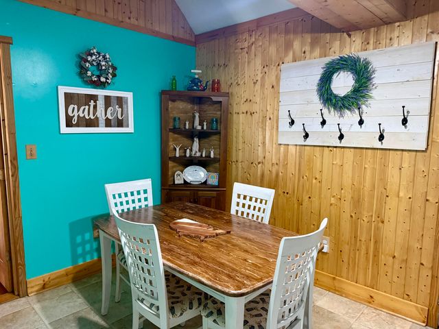 32 Ricky Lane, Russell Springs, KY 42642