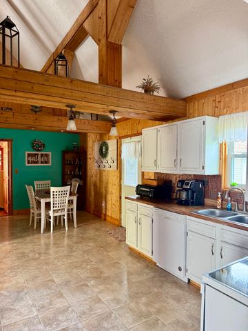 32 Ricky Lane, Russell Springs, KY 42642