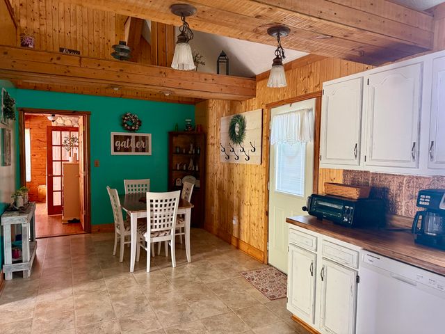 32 Ricky Lane, Russell Springs, KY 42642