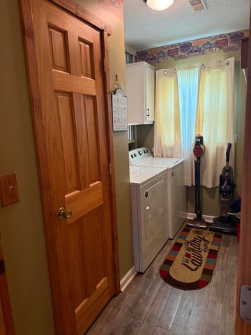 32 Ricky Lane, Russell Springs, KY 42642