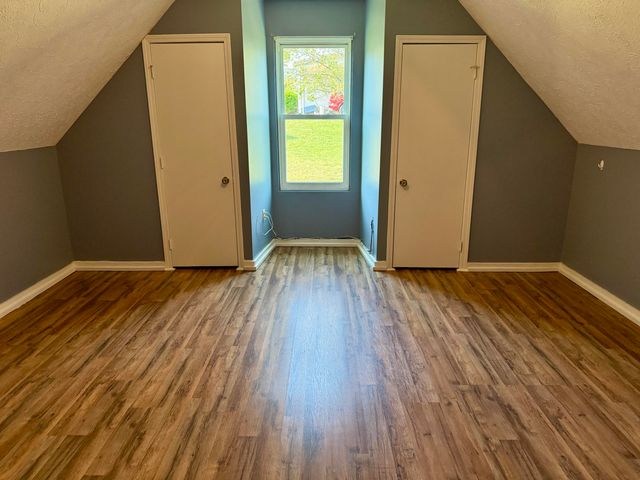 32 Ricky Lane, Russell Springs, KY 42642