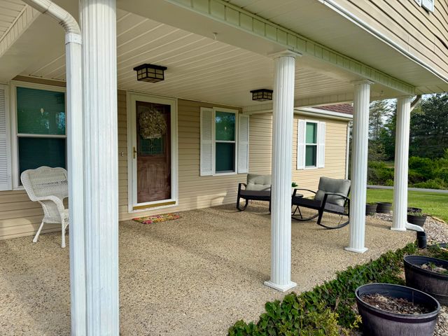32 Ricky Lane, Russell Springs, KY 42642