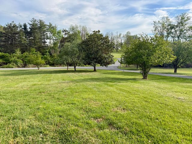 32 Ricky Lane, Russell Springs, KY 42642
