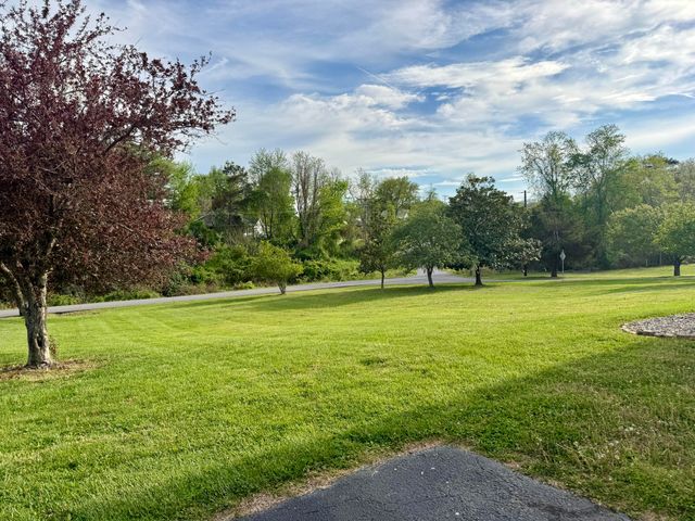 32 Ricky Lane, Russell Springs, KY 42642