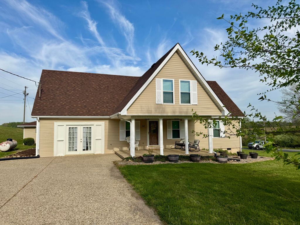 32 Ricky Lane, Russell Springs, KY 42642