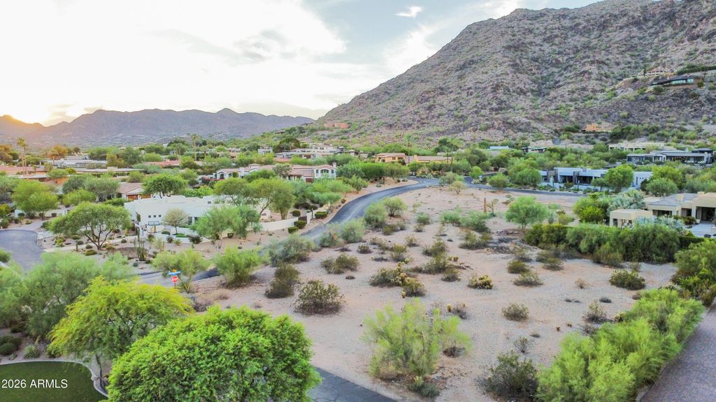 5676 E CACTUS WREN Road 10, Paradise Valley, AZ 85253 — photo 2