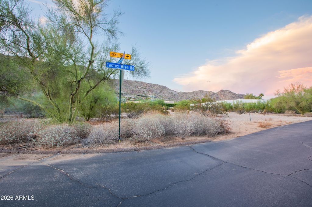 5676 E CACTUS WREN Road 10, Paradise Valley, AZ 85253 — photo 4