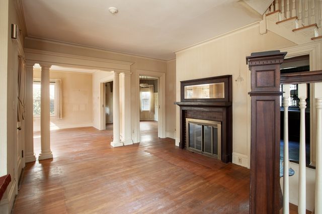 888 Rock St, Fall River, MA 02720
