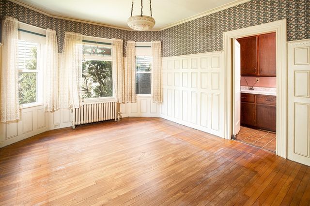 888 Rock St, Fall River, MA 02720