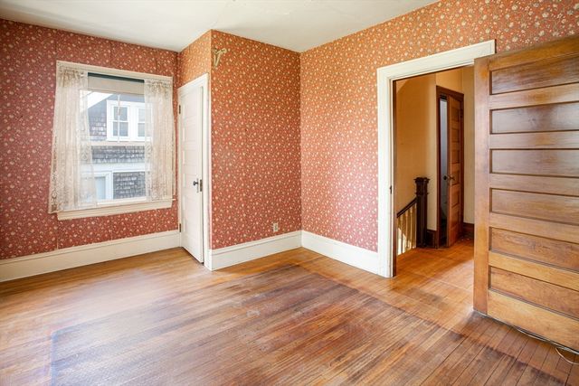 888 Rock St, Fall River, MA 02720