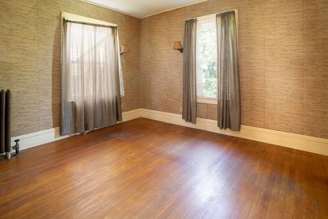 888 Rock St, Fall River, MA 02720