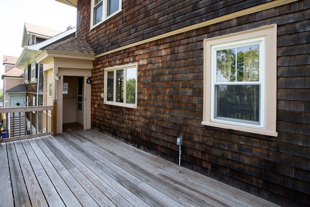 888 Rock St, Fall River, MA 02720
