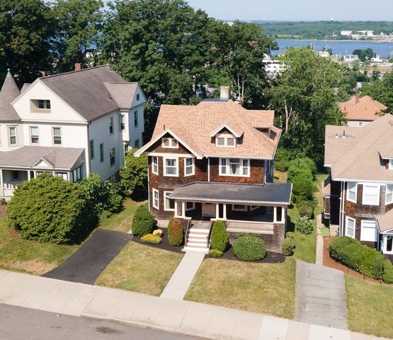 888 Rock St, Fall River, MA 02720