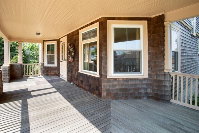 888 Rock St, Fall River, MA 02720