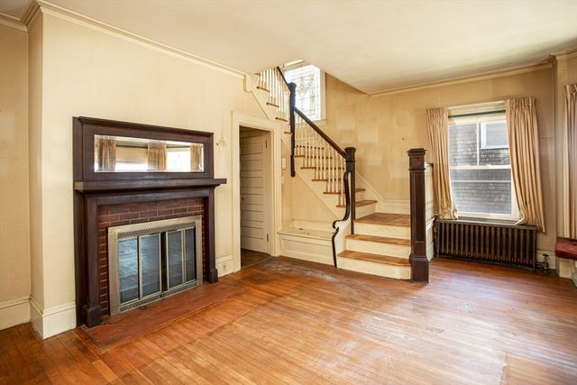 888 Rock St, Fall River, MA 02720