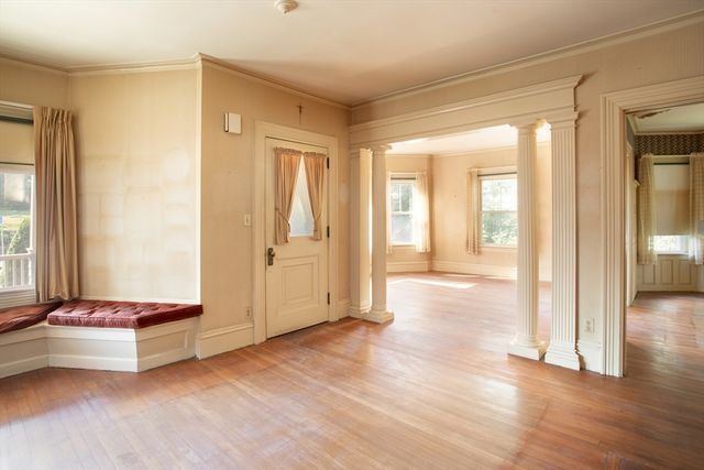 888 Rock St, Fall River, MA 02720