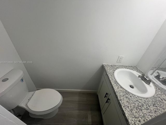 1560 NE 151st Street 102, Miami, FL 33162