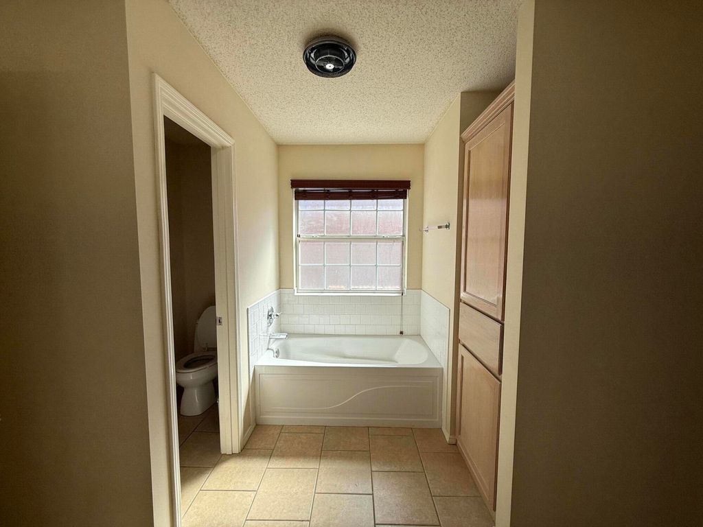 Image 11 of property listing at 4245 Green Meadow Drive, San Angelo, TX 76904