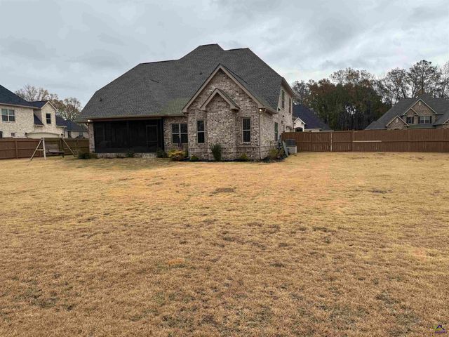 206 Bristleleaf Path, Kathleen, GA 31047