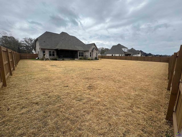 206 Bristleleaf Path, Kathleen, GA 31047