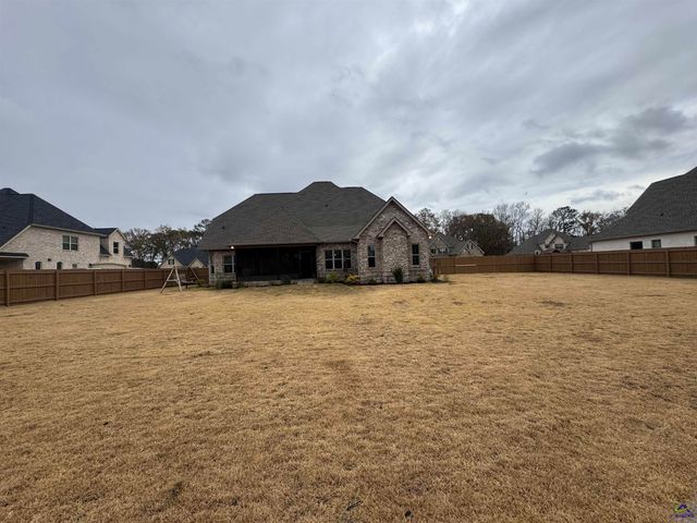 206 Bristleleaf Path, Kathleen, GA 31047